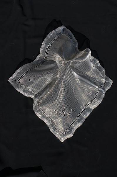 Pauline Lam Yuk Lin, To pick up a handkerchief