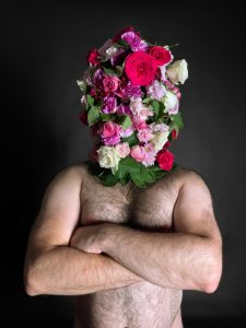 Albert Koomen, Christopher folded arms flower head